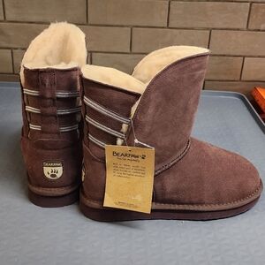 NWT Bearpaw Women's Boots TERI Wide Suede Boots FIG Size 9 W coat repels stains